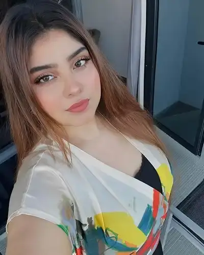 Mantha Escort